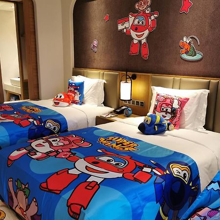 Crowne Plaza Qingdaoorientalmoviemetropolis By Ihg Hotel ภายนอก รูปภาพ