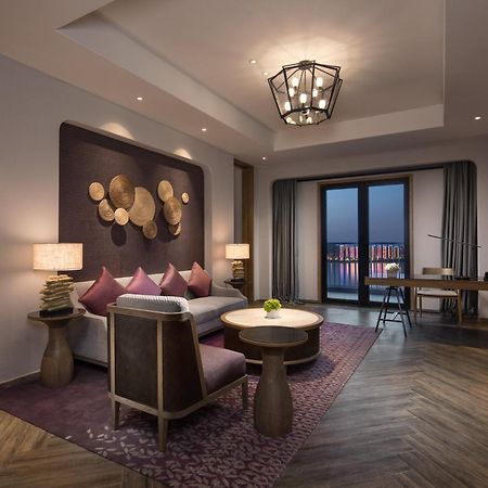Crowne Plaza Qingdaoorientalmoviemetropolis By Ihg Hotel ภายนอก รูปภาพ