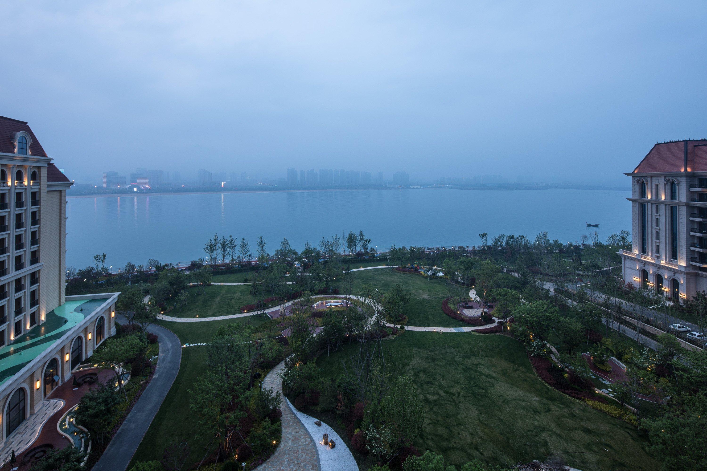 Crowne Plaza Qingdaoorientalmoviemetropolis By Ihg Hotel ภายนอก รูปภาพ