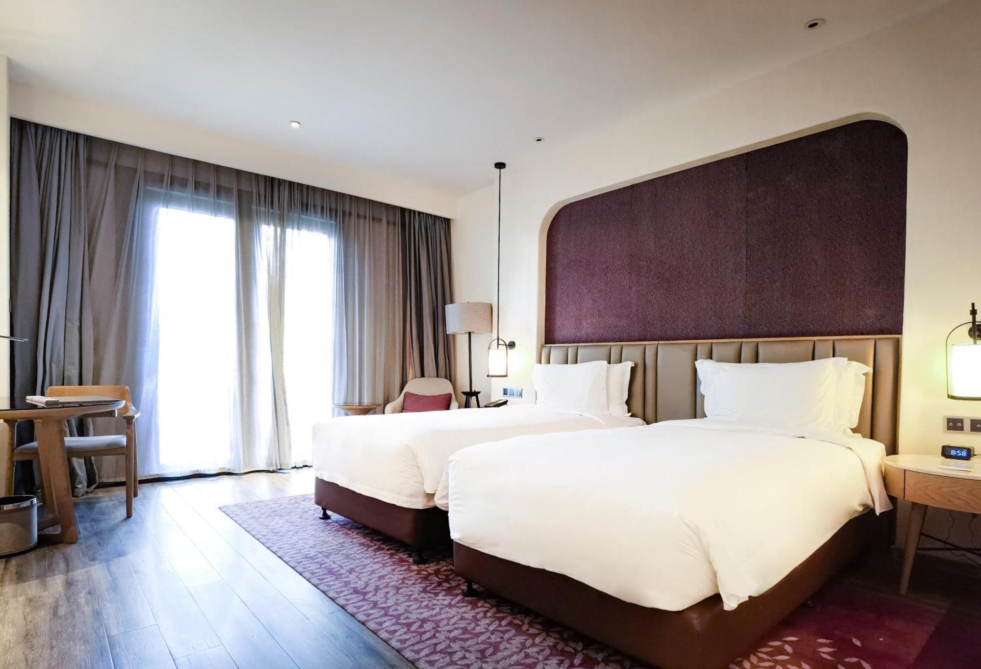 Crowne Plaza Qingdaoorientalmoviemetropolis By Ihg Hotel ภายนอก รูปภาพ