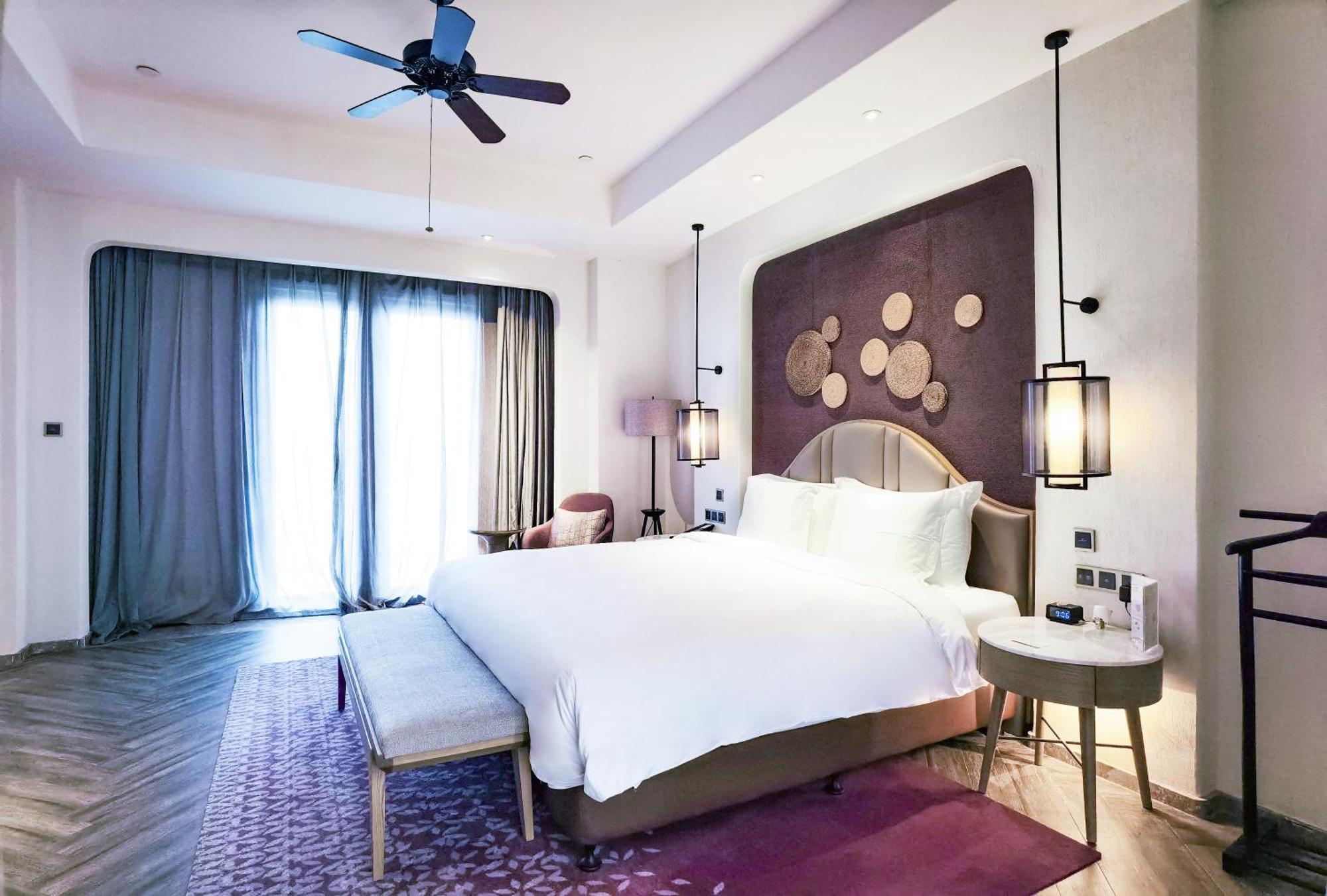 Crowne Plaza Qingdaoorientalmoviemetropolis By Ihg Hotel ภายนอก รูปภาพ