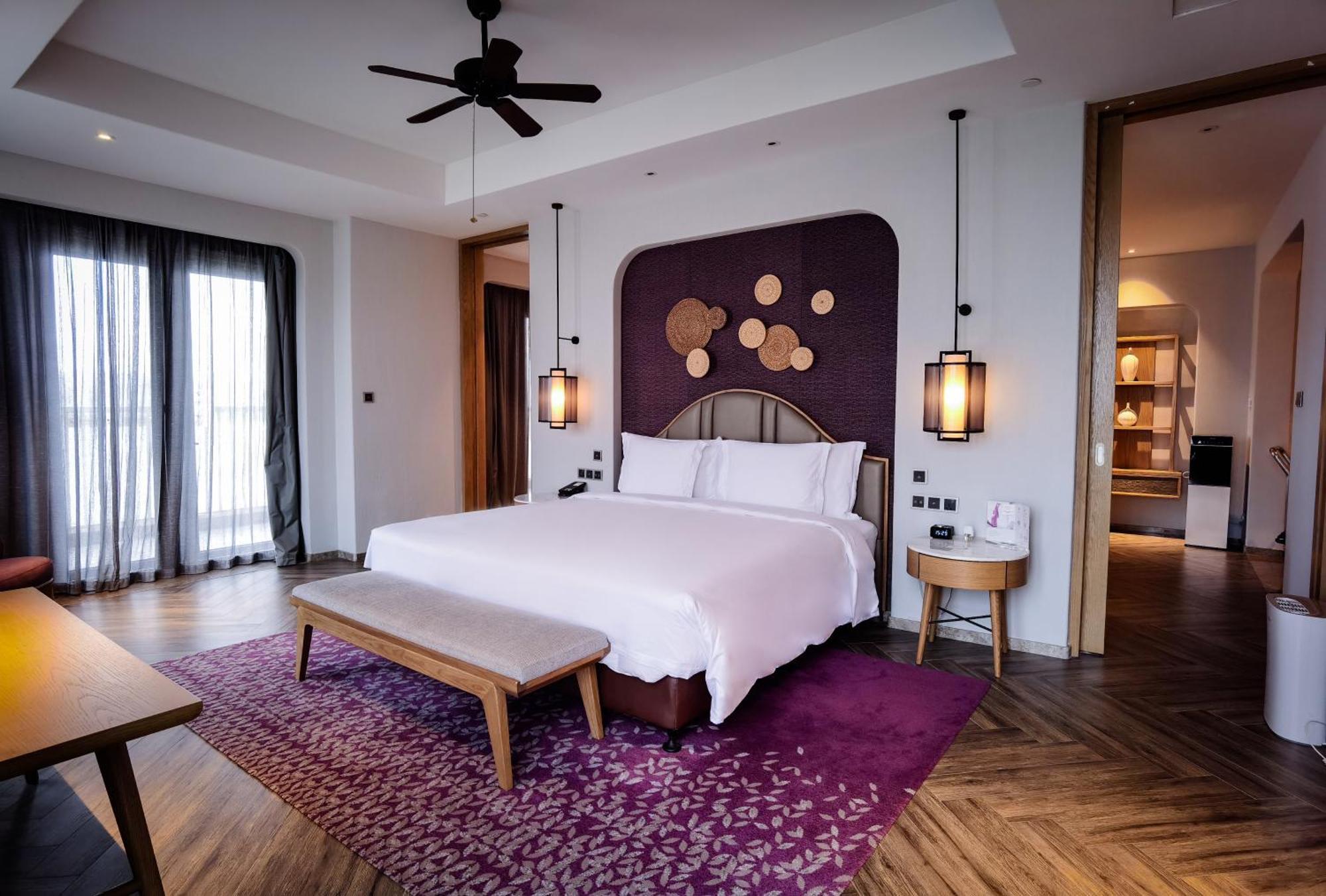 Crowne Plaza Qingdaoorientalmoviemetropolis By Ihg Hotel ภายนอก รูปภาพ