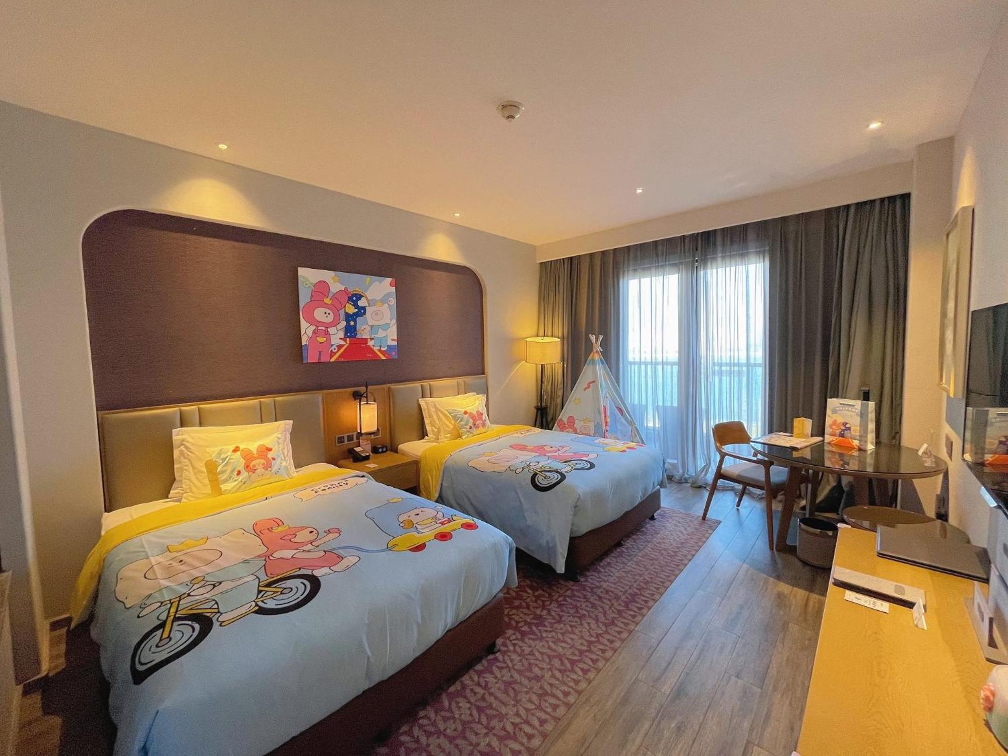 Crowne Plaza Qingdaoorientalmoviemetropolis By Ihg Hotel ภายนอก รูปภาพ