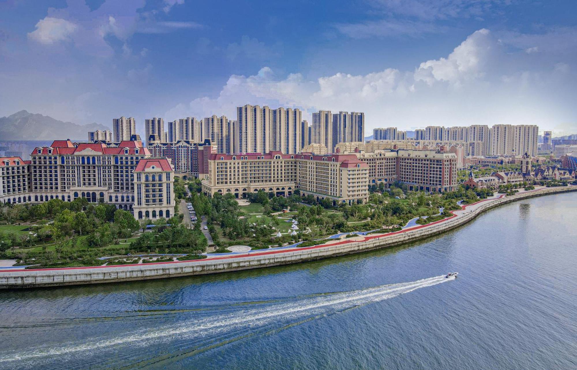Crowne Plaza Qingdaoorientalmoviemetropolis By Ihg Hotel ภายนอก รูปภาพ