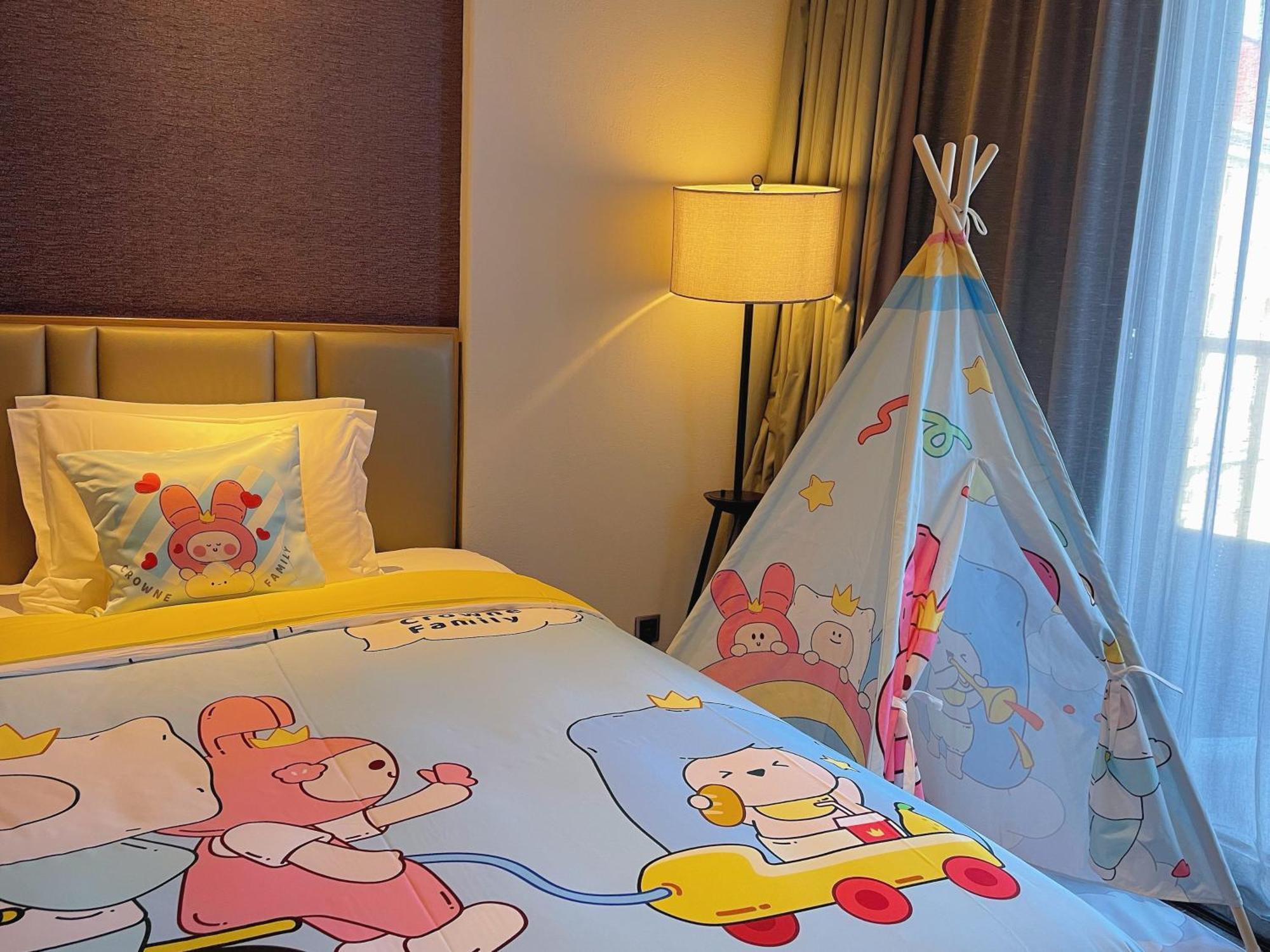 Crowne Plaza Qingdaoorientalmoviemetropolis By Ihg Hotel ภายนอก รูปภาพ