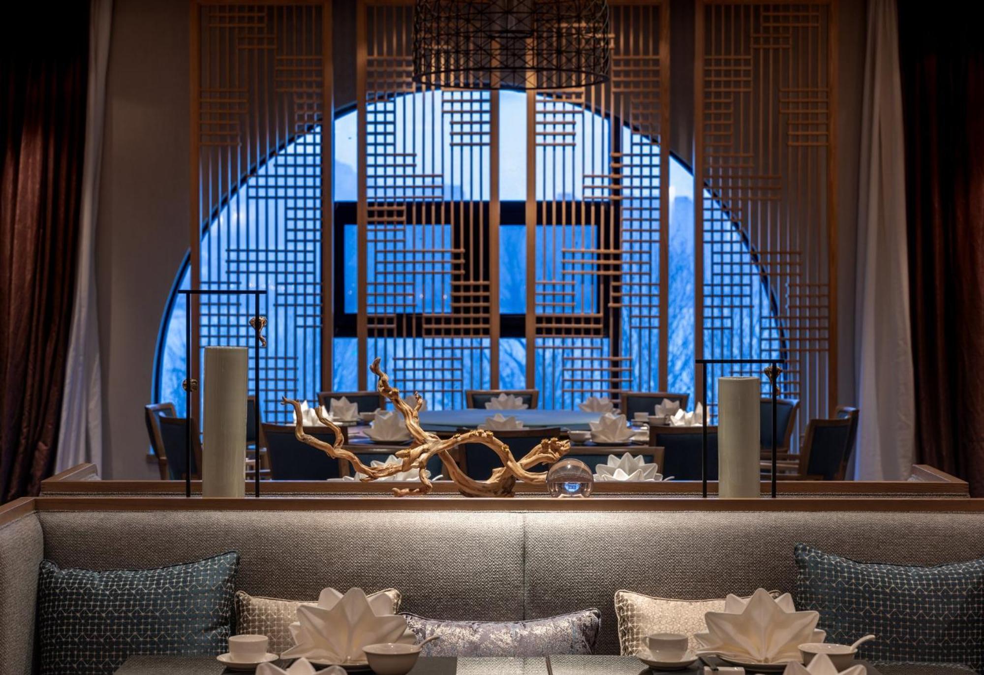 Crowne Plaza Qingdaoorientalmoviemetropolis By Ihg Hotel ภายนอก รูปภาพ