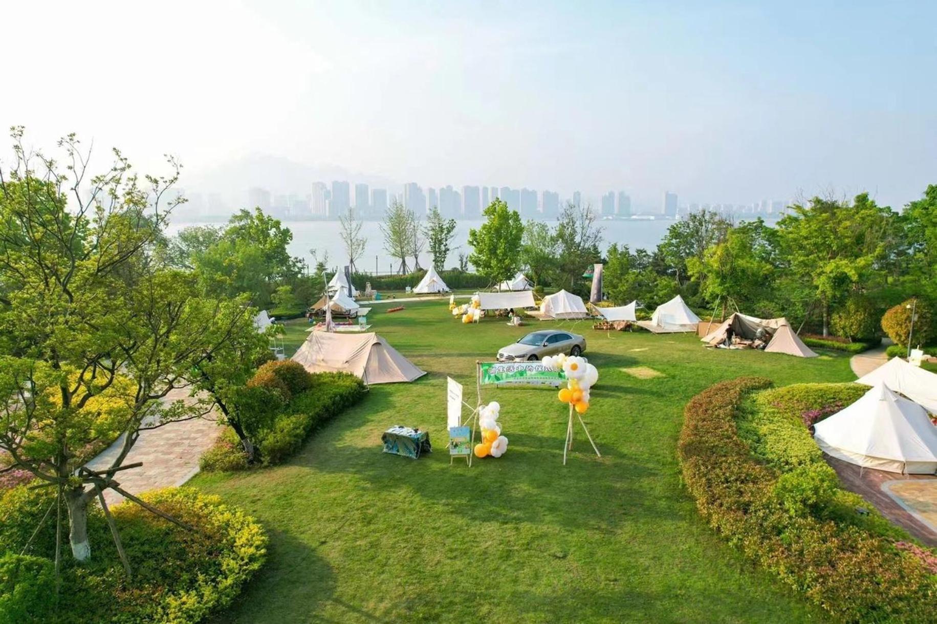Crowne Plaza Qingdaoorientalmoviemetropolis By Ihg Hotel ภายนอก รูปภาพ