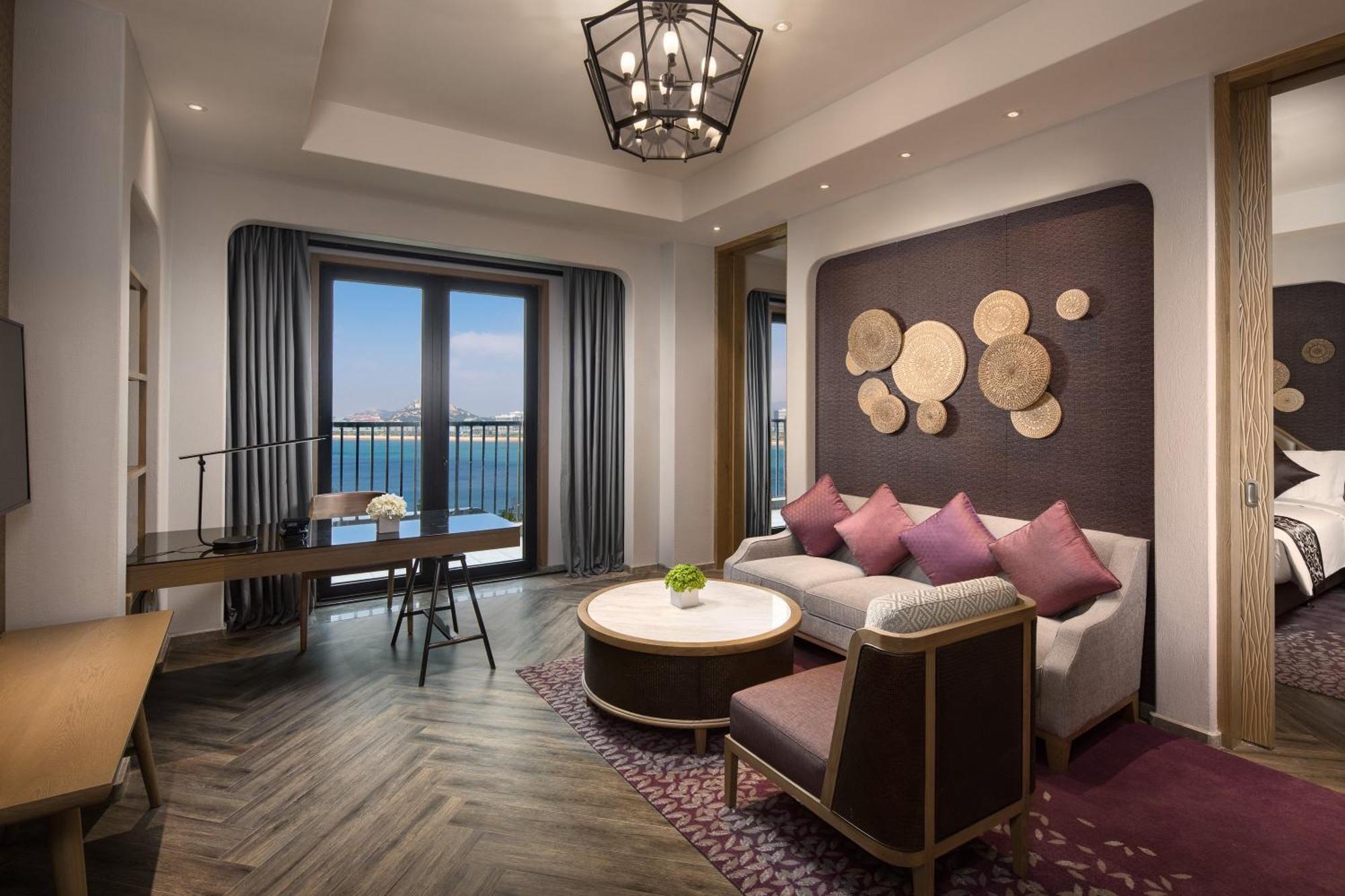 Crowne Plaza Qingdaoorientalmoviemetropolis By Ihg Hotel ภายนอก รูปภาพ