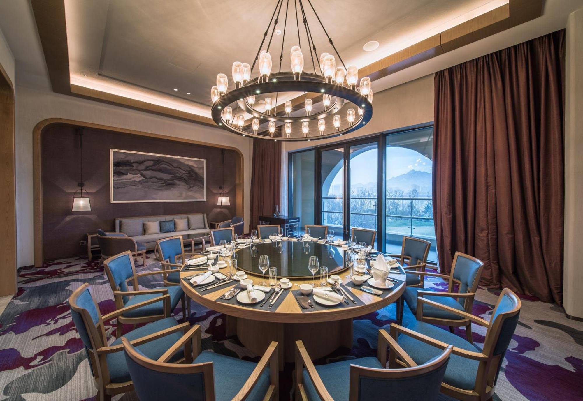 Crowne Plaza Qingdaoorientalmoviemetropolis By Ihg Hotel ภายนอก รูปภาพ