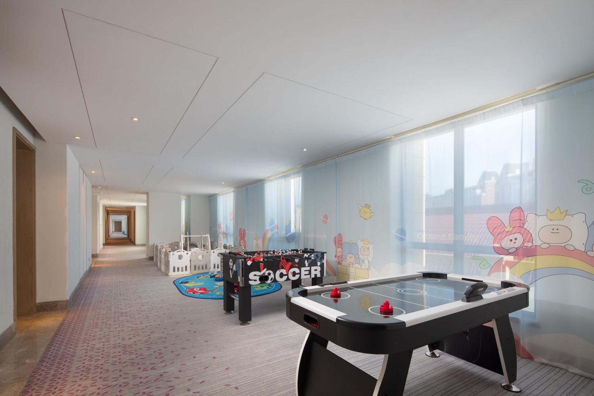 Crowne Plaza Qingdaoorientalmoviemetropolis By Ihg Hotel ภายนอก รูปภาพ