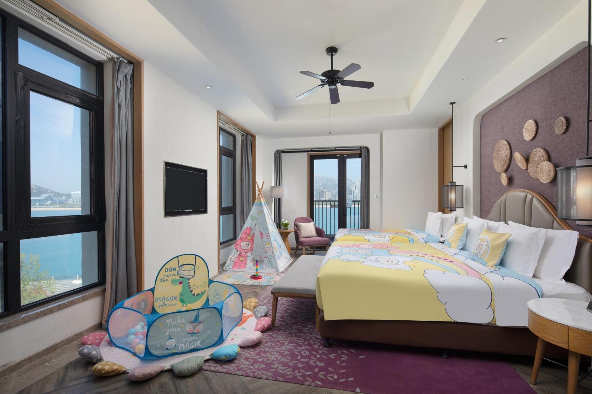 Crowne Plaza Qingdaoorientalmoviemetropolis By Ihg Hotel ภายนอก รูปภาพ